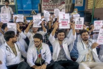 J&K Intern Doctors’ Indefinite Strike Enters Day 6: Medicos Demand Stipend Hike to ₹30,000, Warn of Fast-Unto-Death