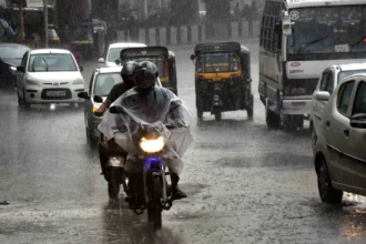 Rain Lashes Several Districts of J&K; MeT Predicts Extended Wet Spell, Issues Flash Flood Advisory for Vulnerable Belts