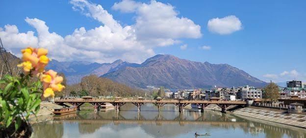 Weather to Remain Mainly Dry in J&K Over Next 10 Days, Predicts MeT; Temperatures Stay Above Normal